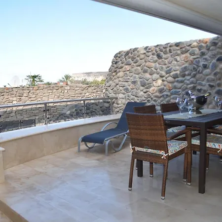 Villa Elsa Tauro Topaz *
